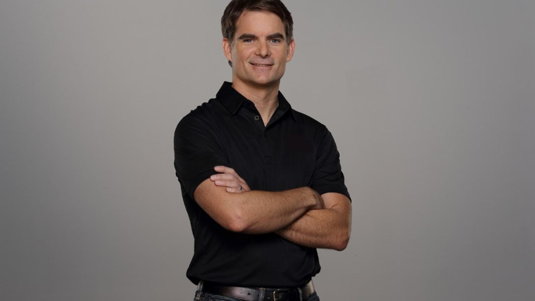 Dominicano Castro vs leyenda de la NASCAR Jeff Gordon